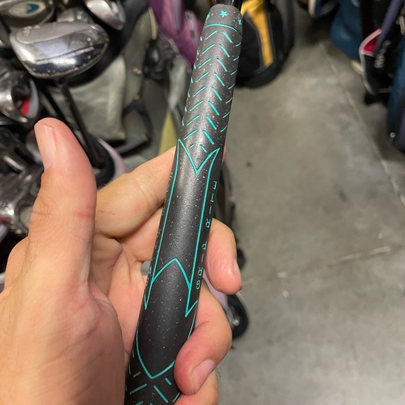 Mizuno pitching Wedge In Right Handed - Picture 6 of 6